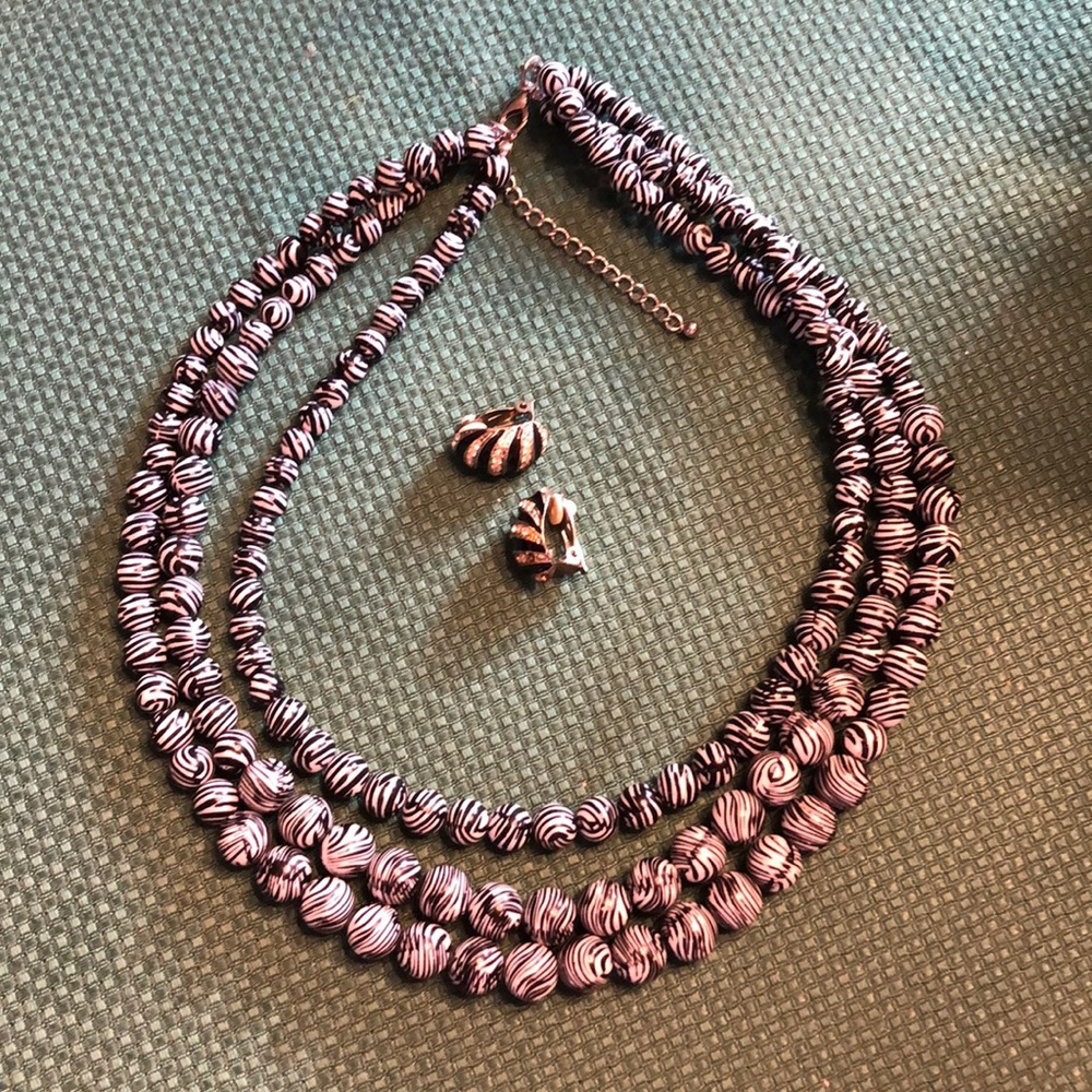 Vintage zebra necklace and earrings